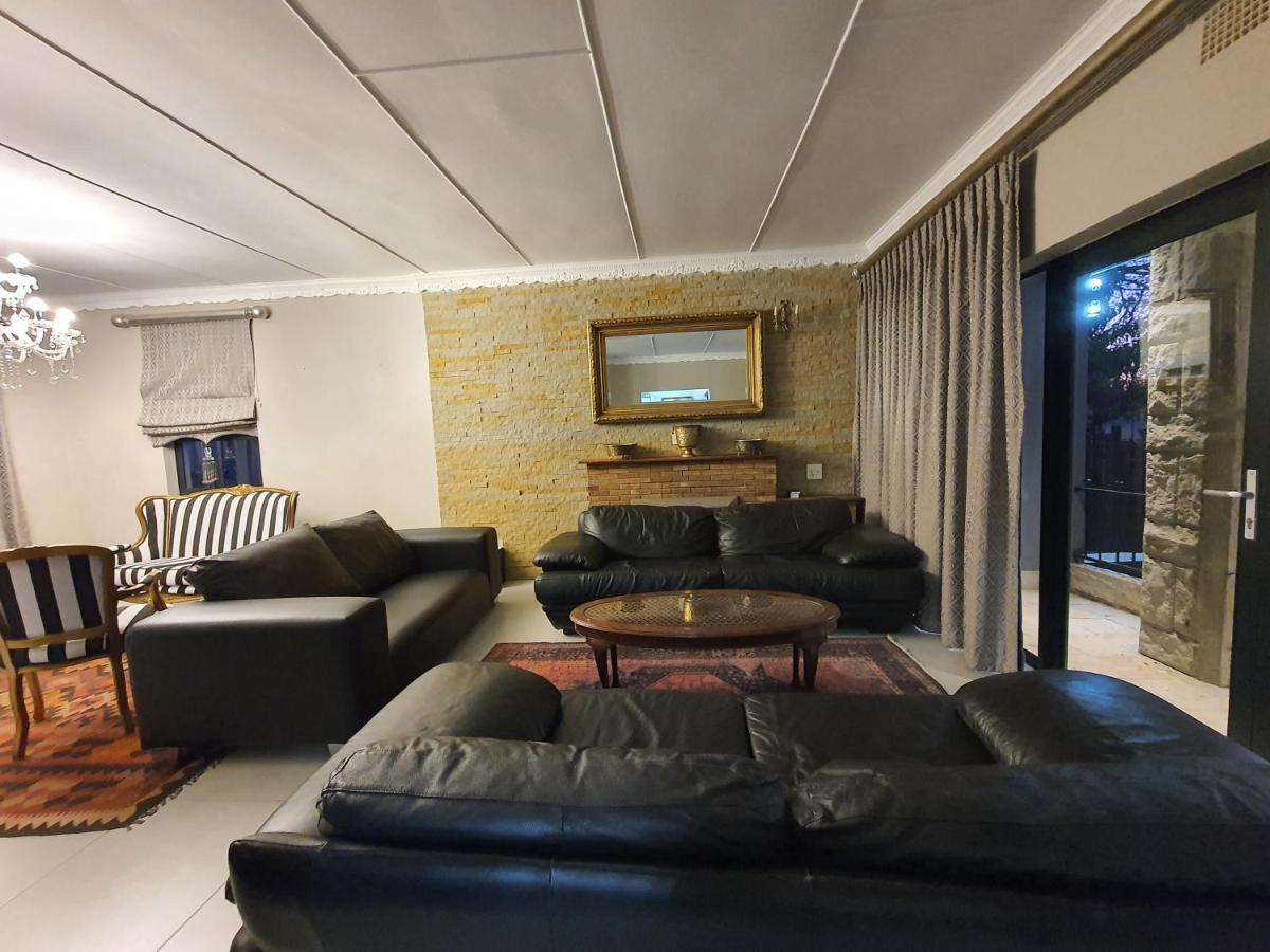Le Grant Guesthhouse Aparthotel Kroonstad Buitenkant foto