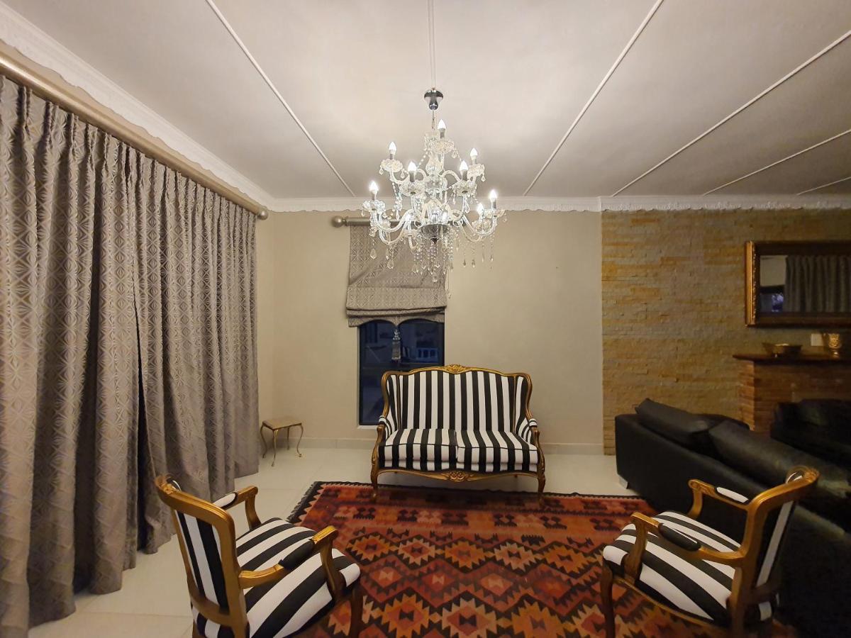 Le Grant Guesthhouse Aparthotel Kroonstad Buitenkant foto