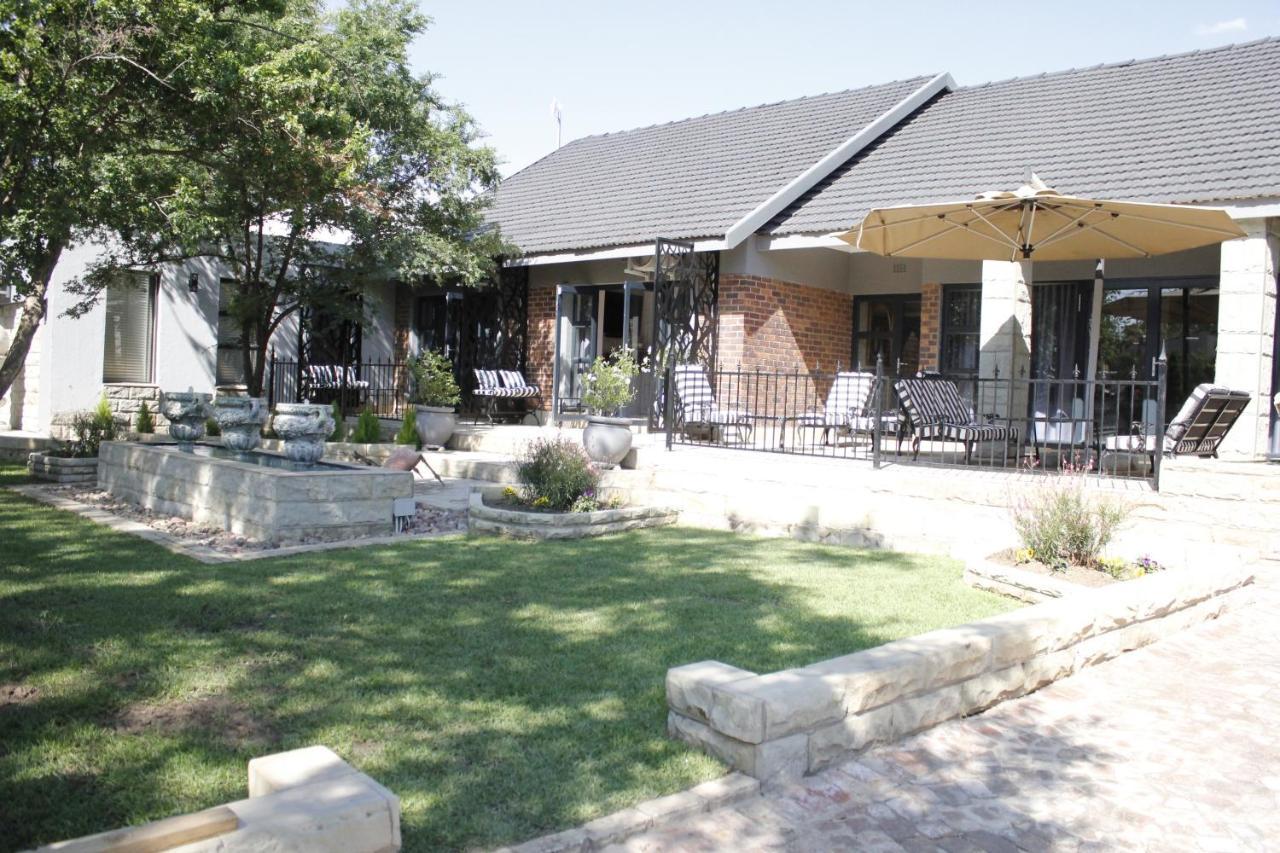 Le Grant Guesthhouse Aparthotel Kroonstad Buitenkant foto