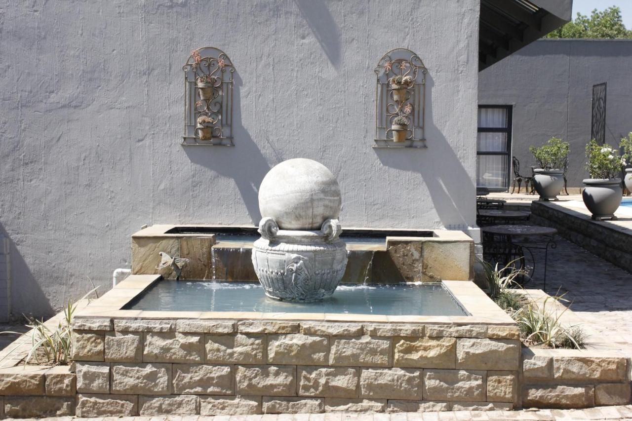 Le Grant Guesthhouse Aparthotel Kroonstad Buitenkant foto