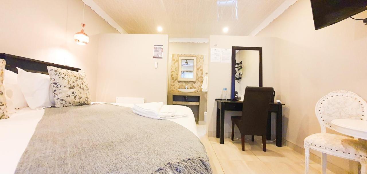 Le Grant Guesthhouse Aparthotel Kroonstad Buitenkant foto
