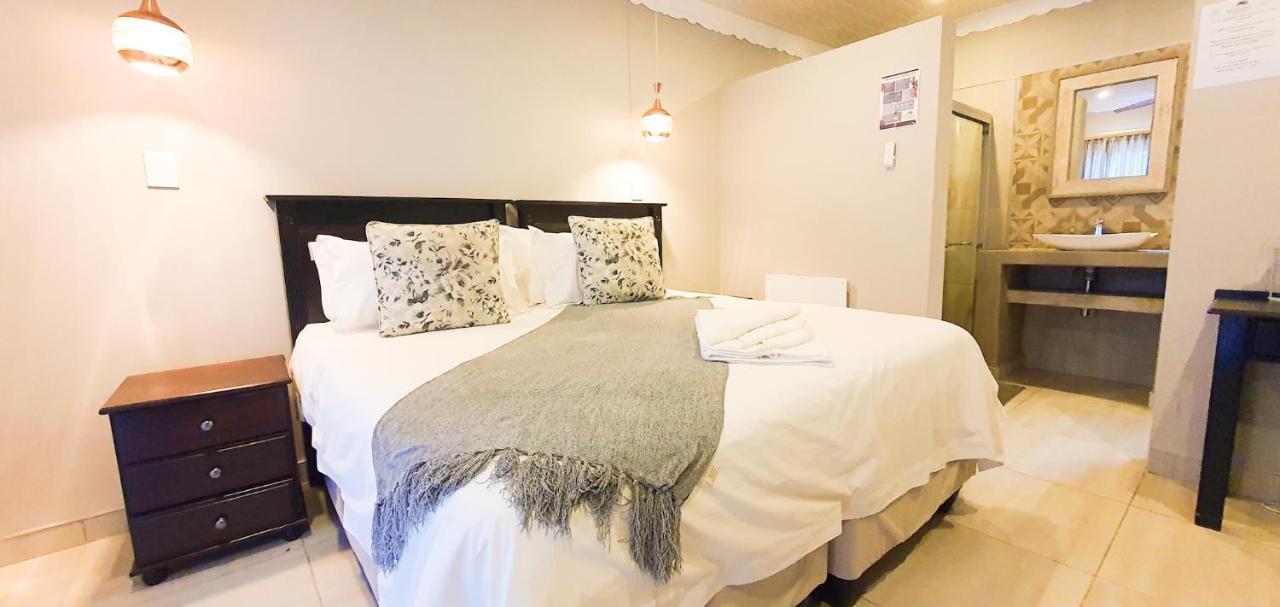 Le Grant Guesthhouse Aparthotel Kroonstad Buitenkant foto