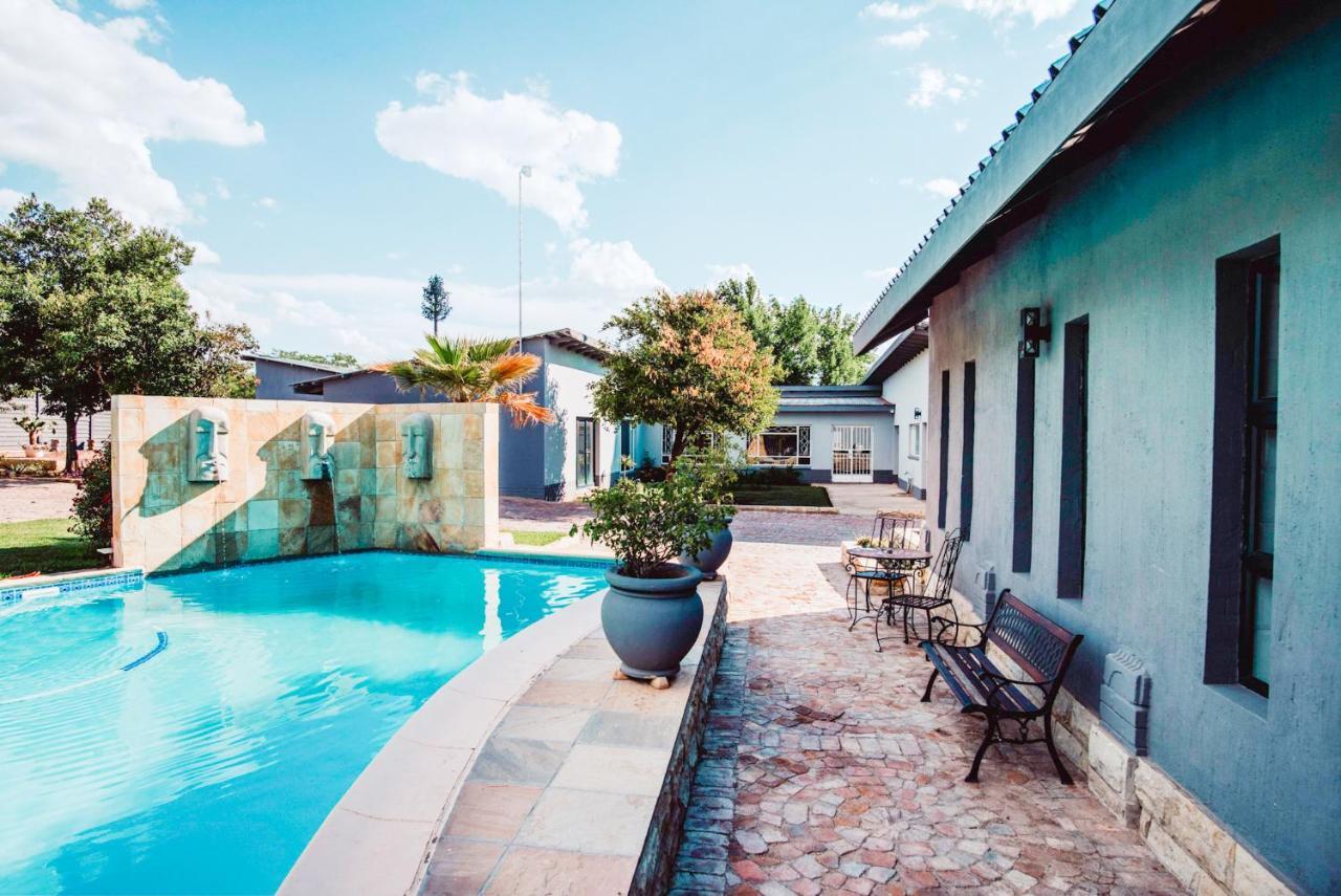 Le Grant Guesthhouse Aparthotel Kroonstad Buitenkant foto