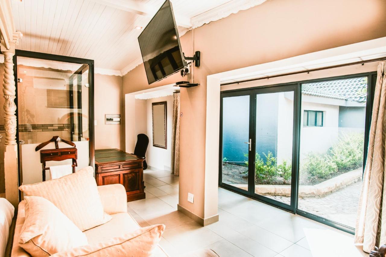 Le Grant Guesthhouse Aparthotel Kroonstad Buitenkant foto