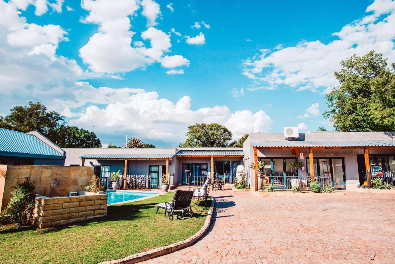 Le Grant Guesthhouse Aparthotel Kroonstad Buitenkant foto