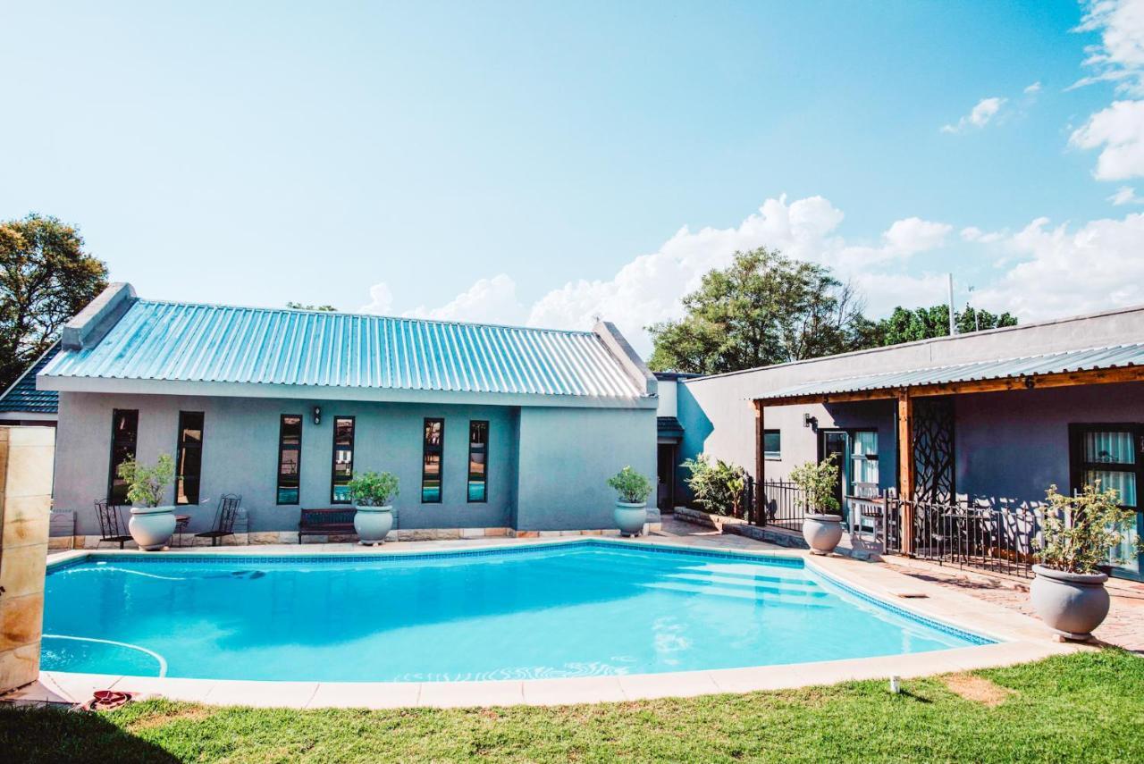 Le Grant Guesthhouse Aparthotel Kroonstad Buitenkant foto